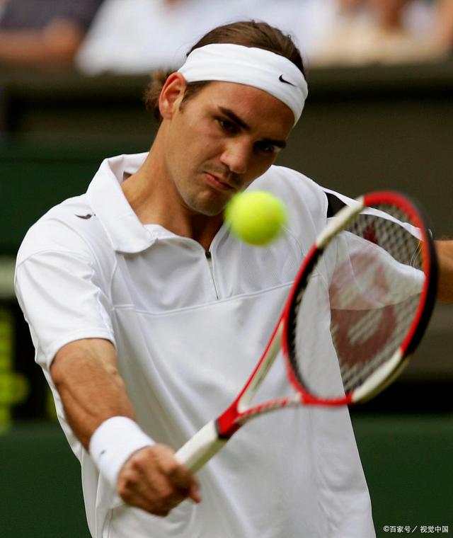 费德勒重返赛场，出色防守首场状态出色，FPX观众沸腾！