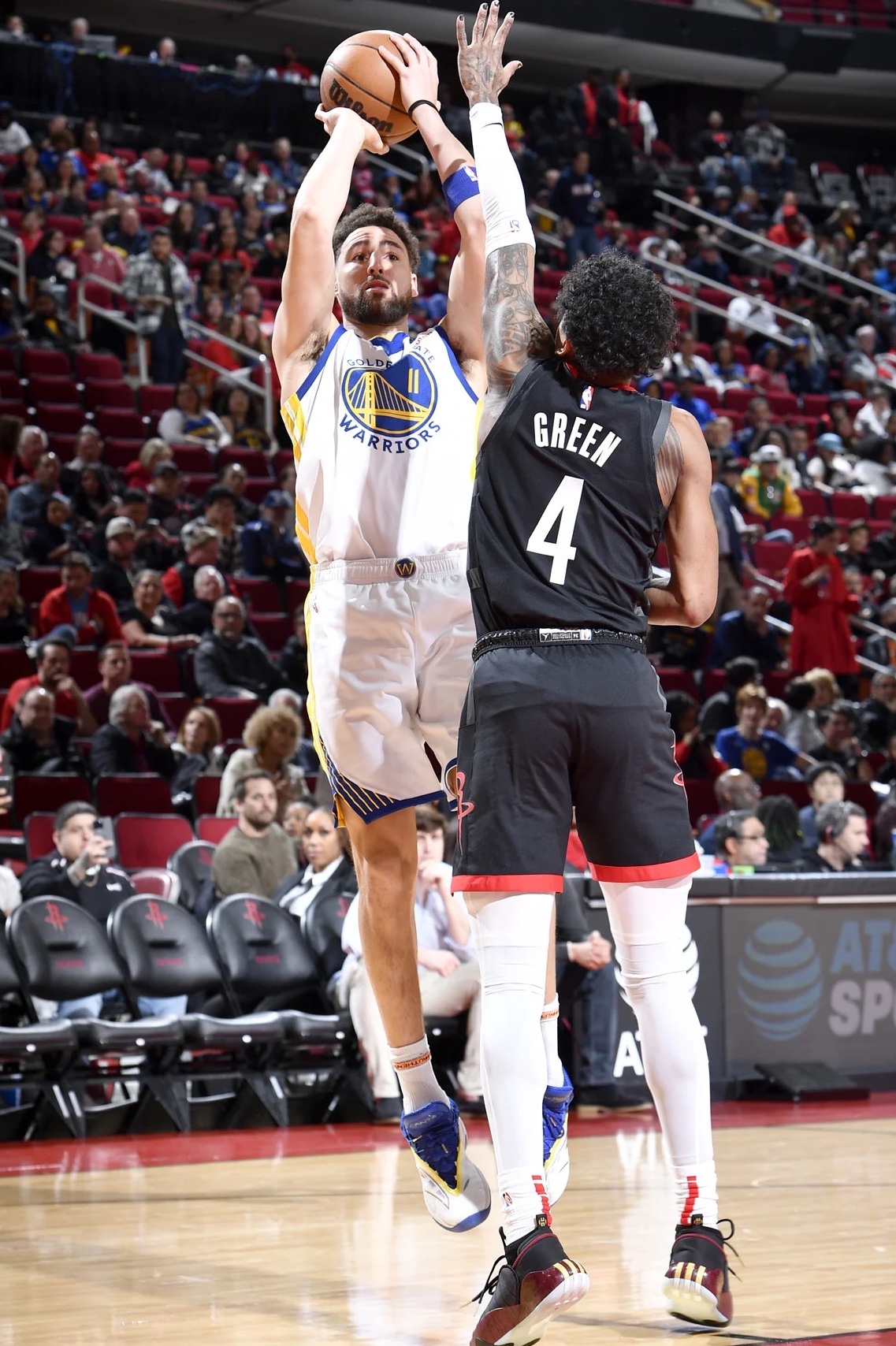 TES观众热烈欢呼！，穆雷迎来二十赛季出色发挥全场沸腾不已