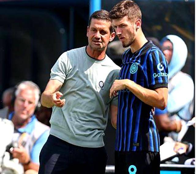 法国杯赛程吃紧；马赛赛前战术微调；气氛紧张；轮换策略成焦点的简单介绍