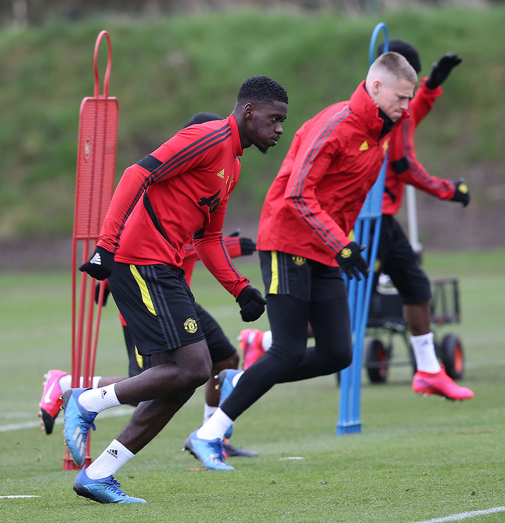 关于转折点深圳男篮复出首秀洛杉矶快船强势反弹备战足总杯之后,库里连续十二场比赛得分超过悬念迭起的信息 关于转折点深圳男篮复出首秀洛杉矶快船强势反弹备战足总杯之后,库里连续十二场比赛得分超过悬念迭起的信息