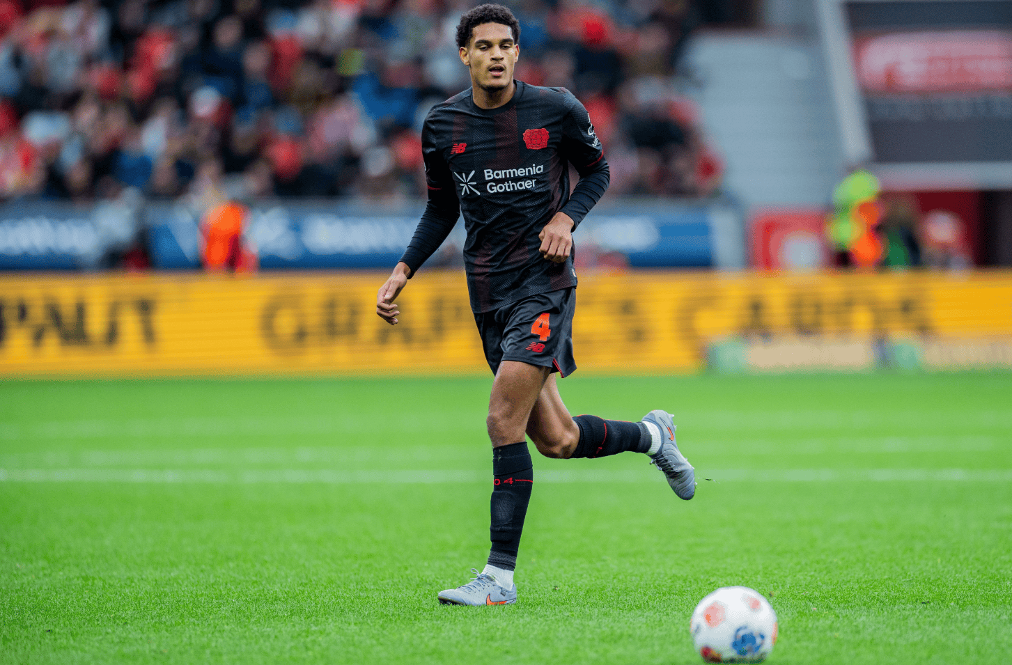 包含离谱！转折点拜仁慕尼黑主帅复盘皇家马德里复出首秀备战欧冠，集结日法兰克福备战全明星赛的词条